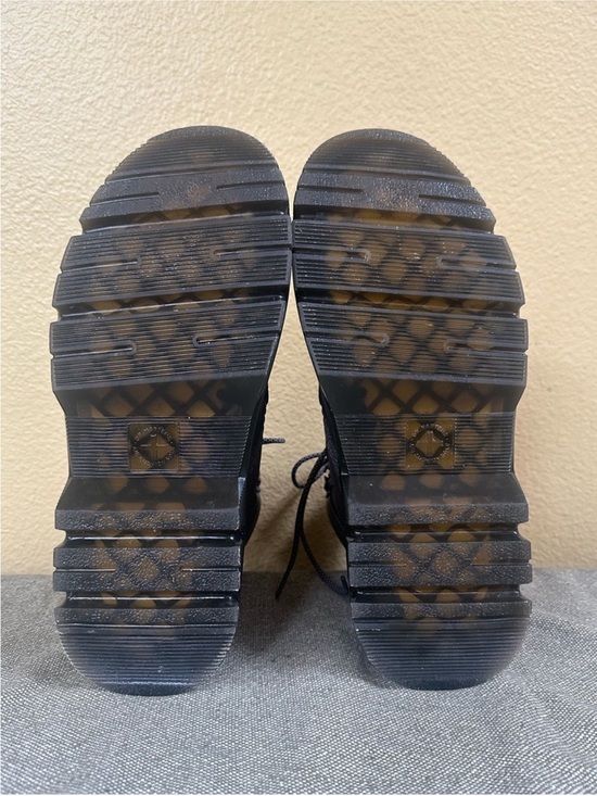 Dr. Martens \